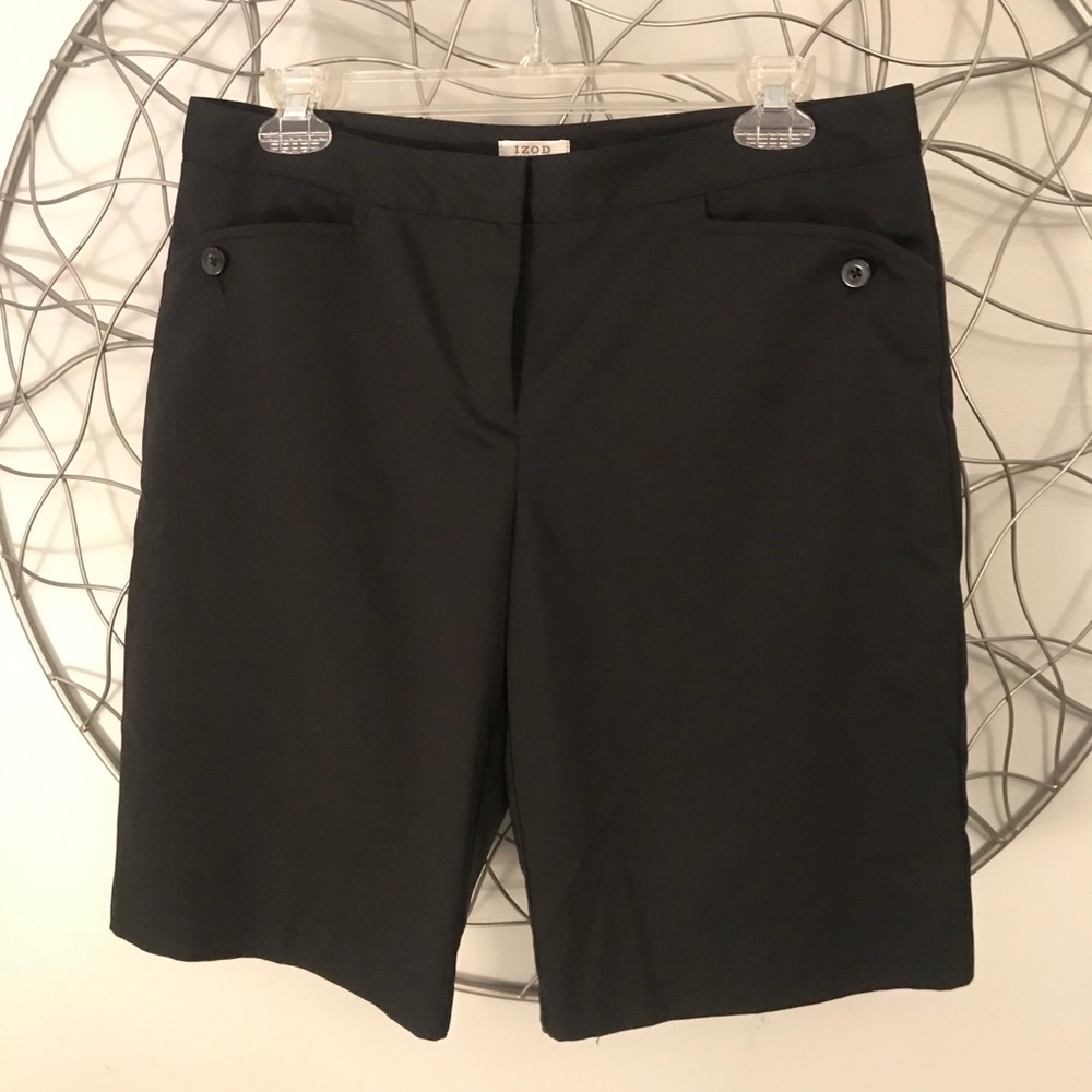 Izod black Bermuda short